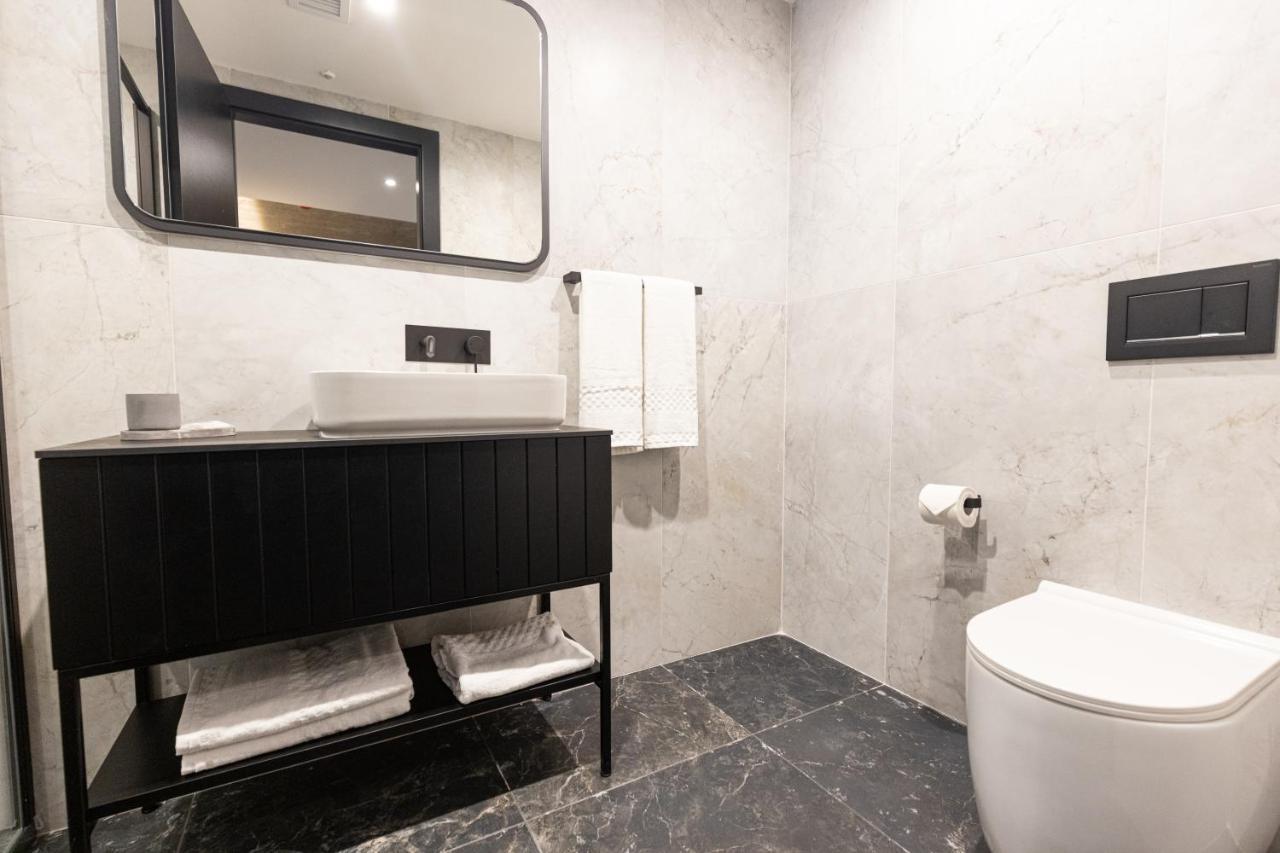 The Londoner 3*