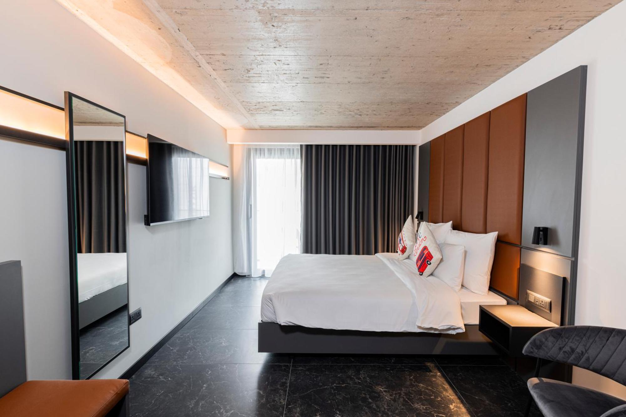 The Londoner Hotel 3*