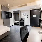 The Londoner Hotel St. Julian\'S