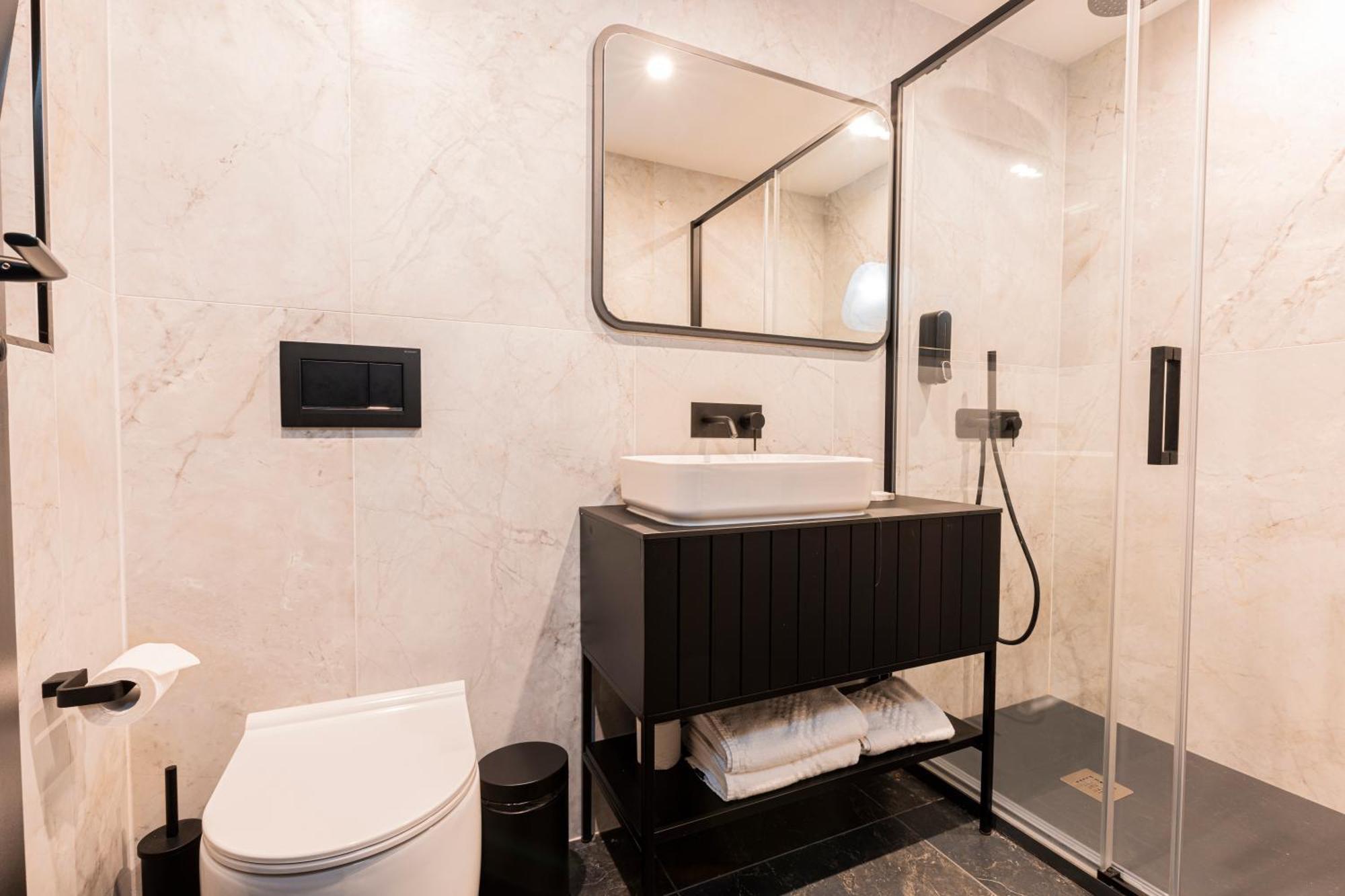 The Londoner Hotel