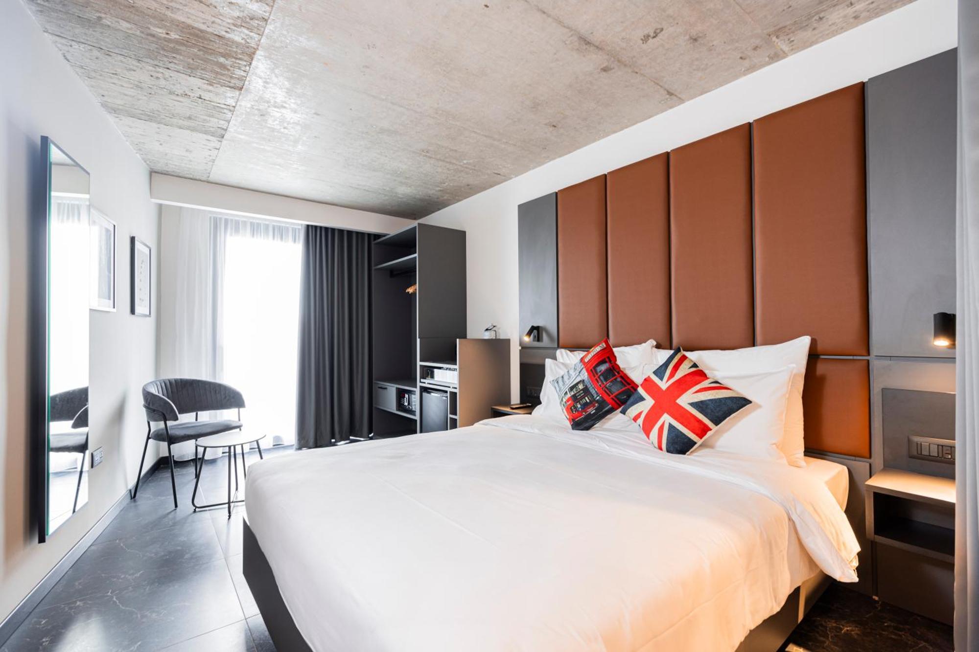 The Londoner Hotel
