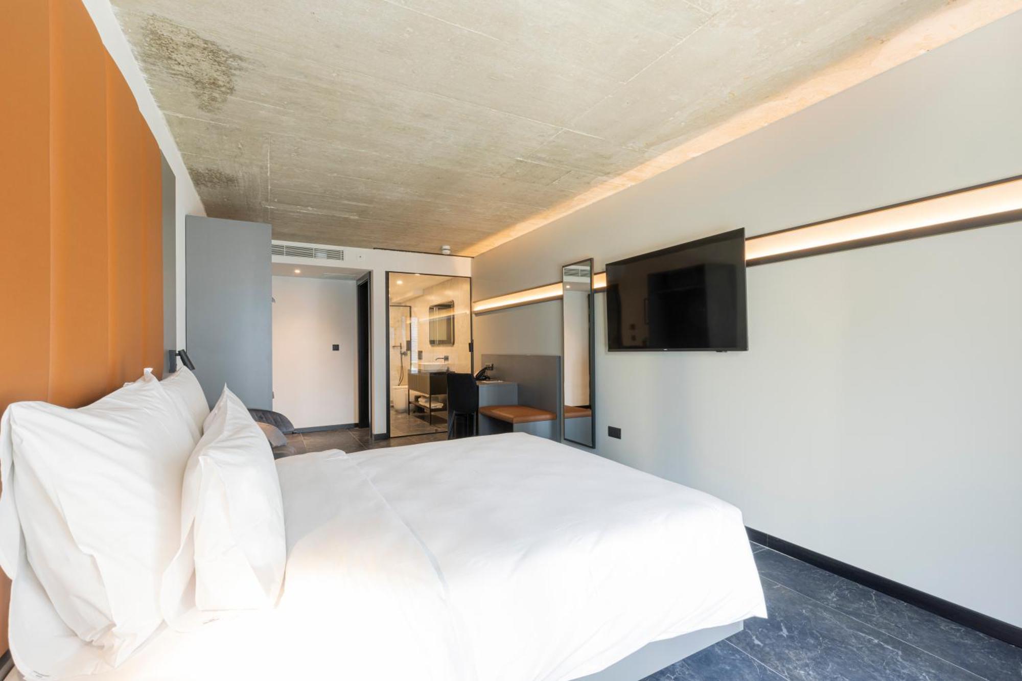 The Londoner Hotel 3*