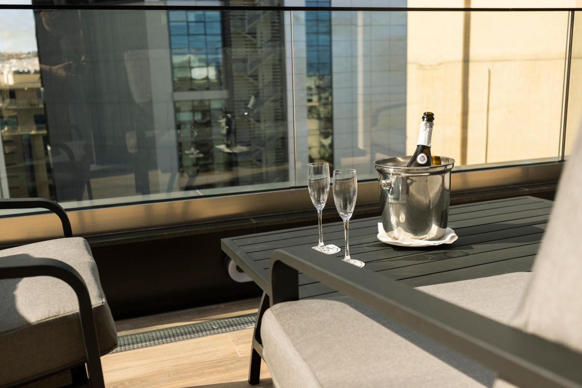 The Londoner Hotel 3*